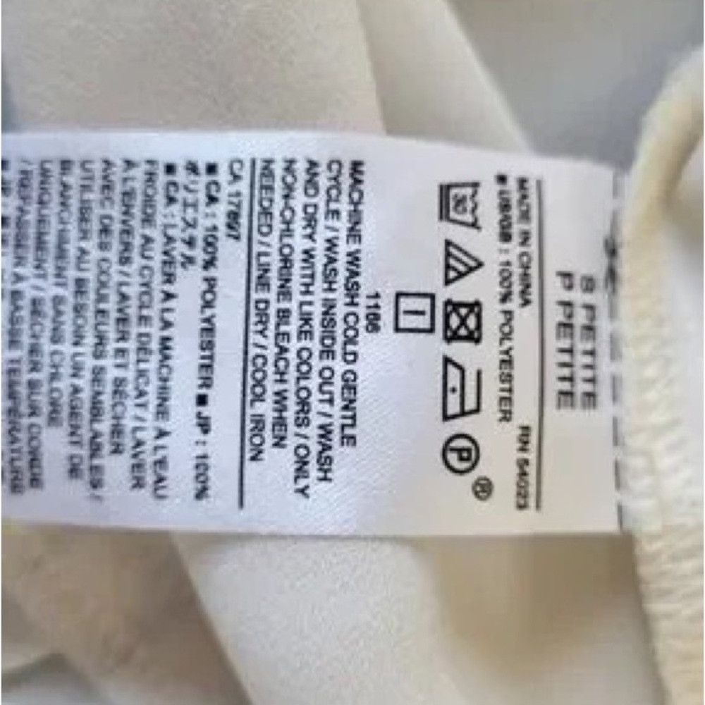 Banana Republic Cream Short Sleeve Pleated Hem Blouse - Picture 5 of 5